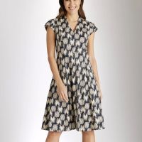 tailliertes kleid dyvia aus bio baumwolle